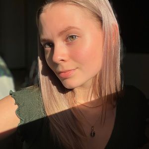 Meet your Posher, Rebby